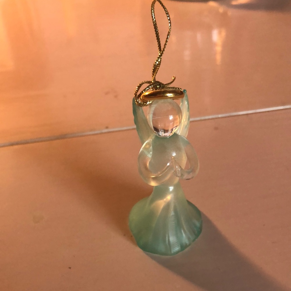 FREE GIFT WITH $10 OR MORE